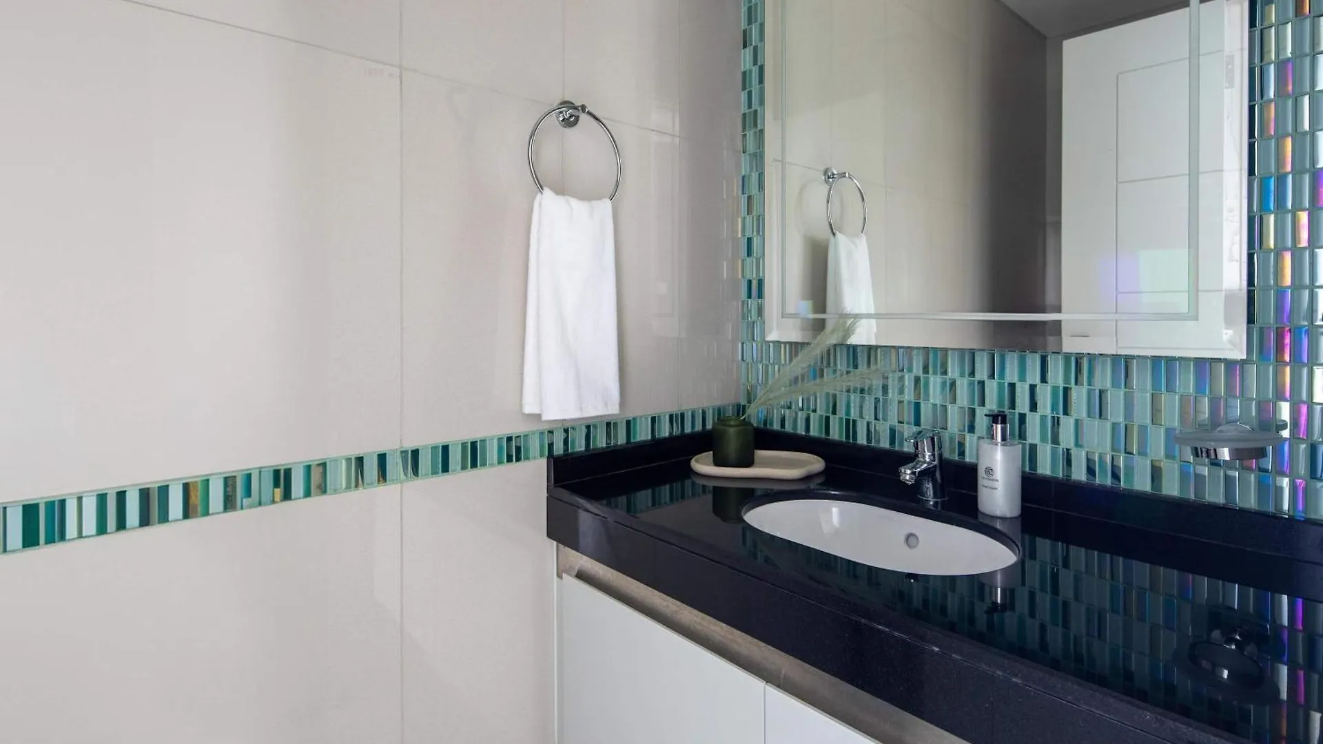 Apartment Frank Porter - Damac Heights Dubai