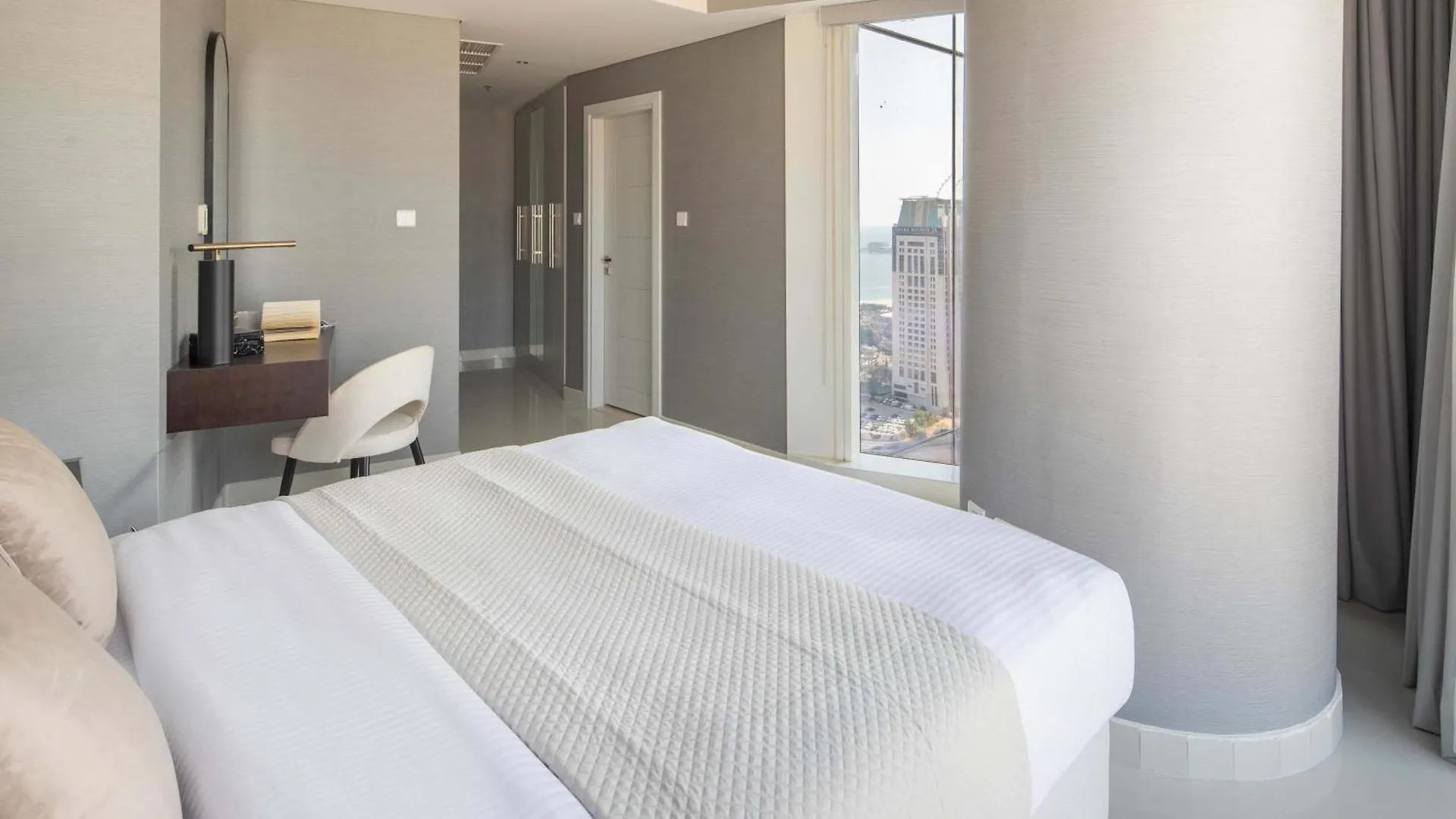 Frank Porter - Damac Heights Dubai United Arab Emirates