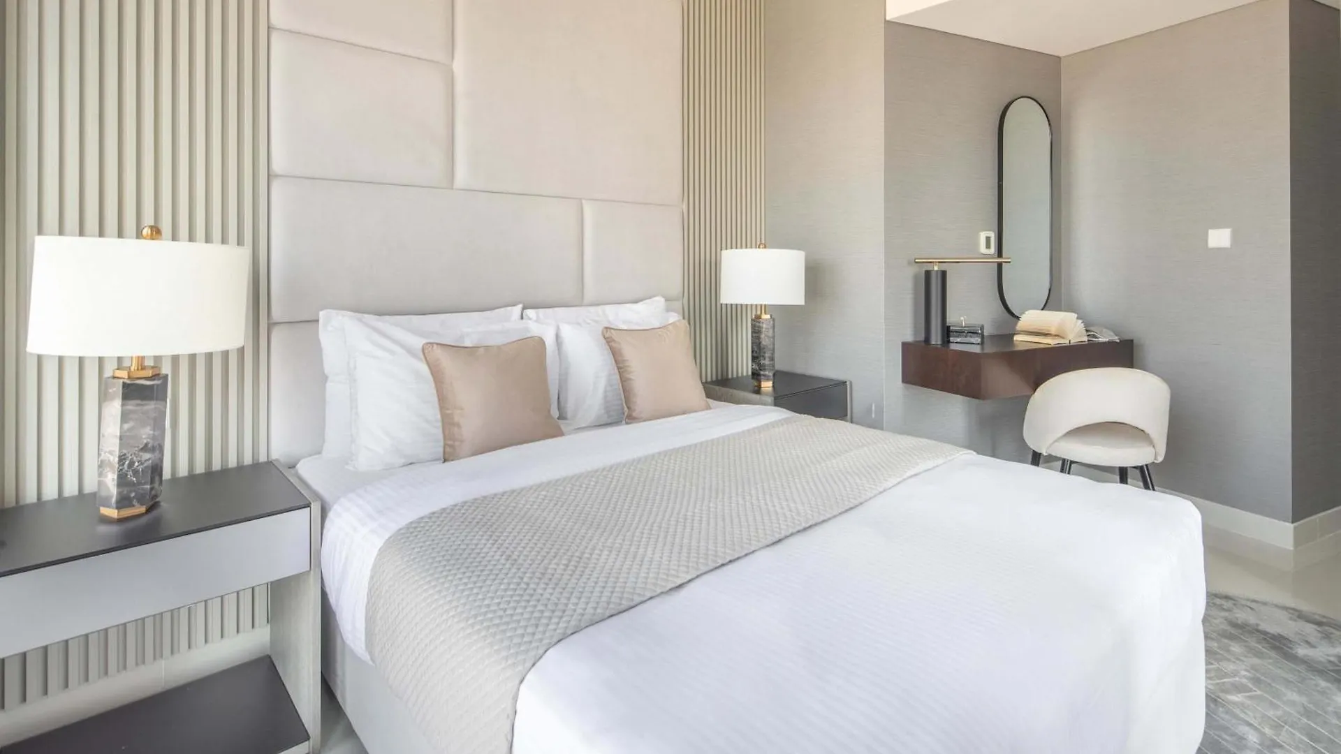 Apartment Frank Porter - Damac Heights Dubai