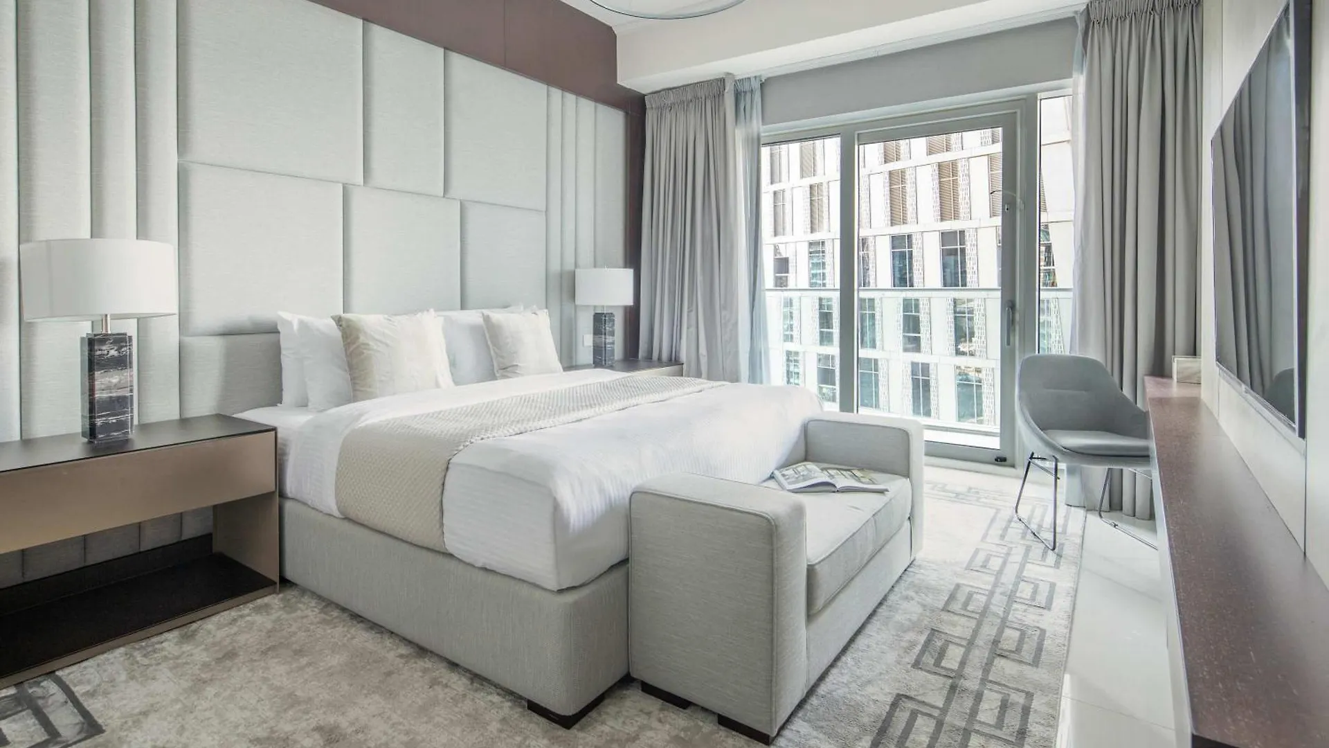Frank Porter - Damac Heights Dubai Apartment