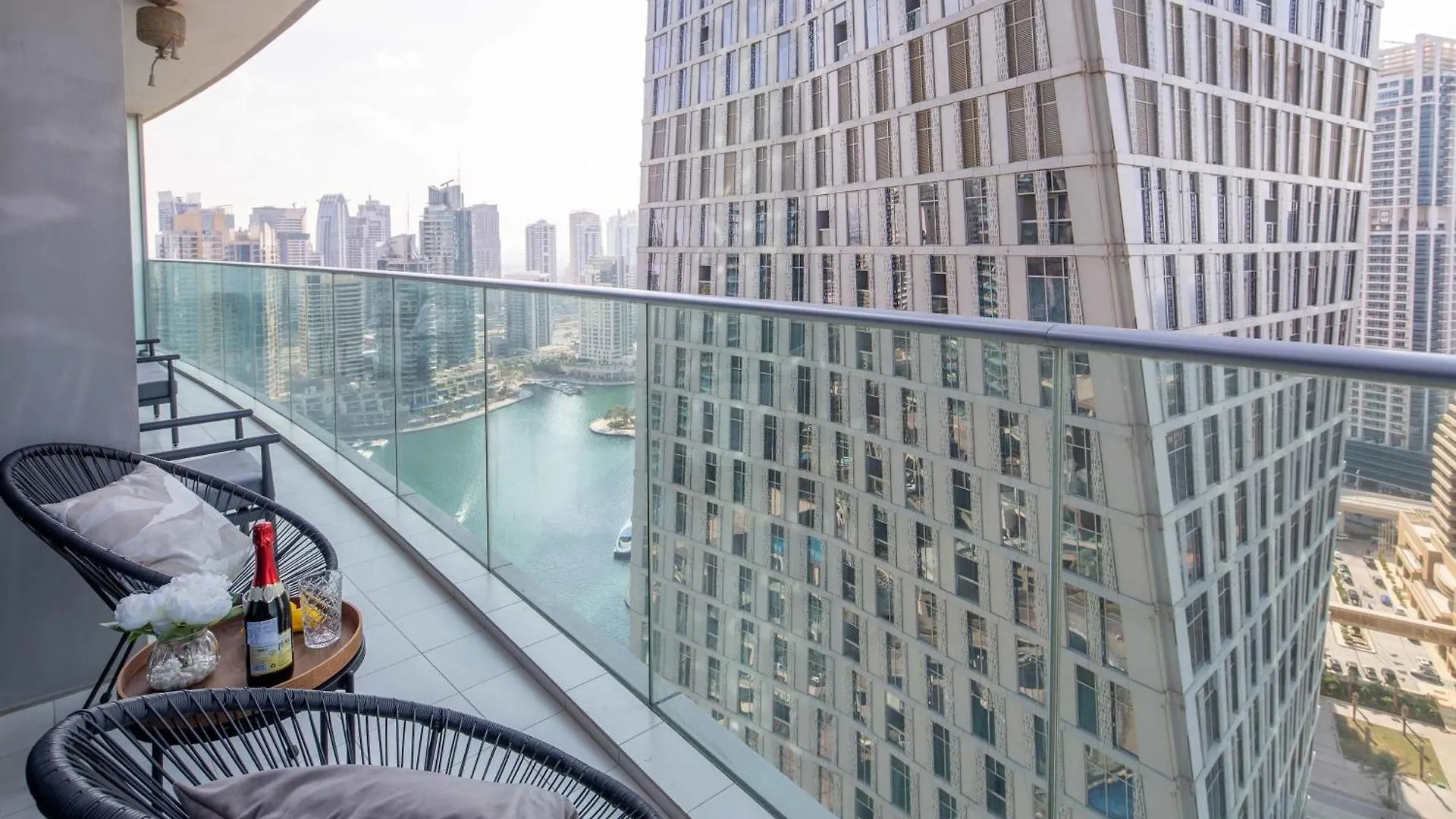 Apartment Frank Porter - Damac Heights Dubai