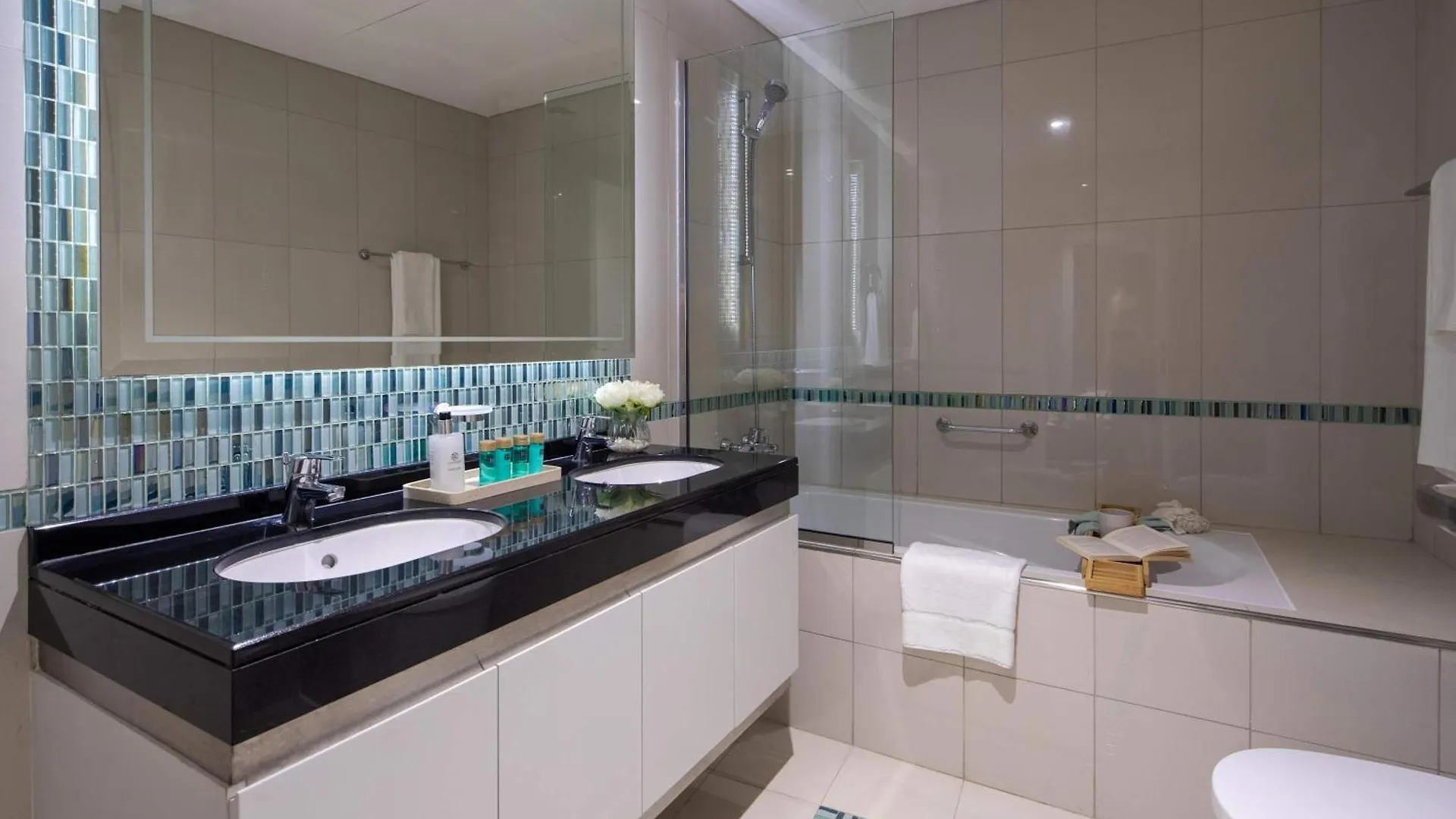 Frank Porter - Damac Heights Dubaj