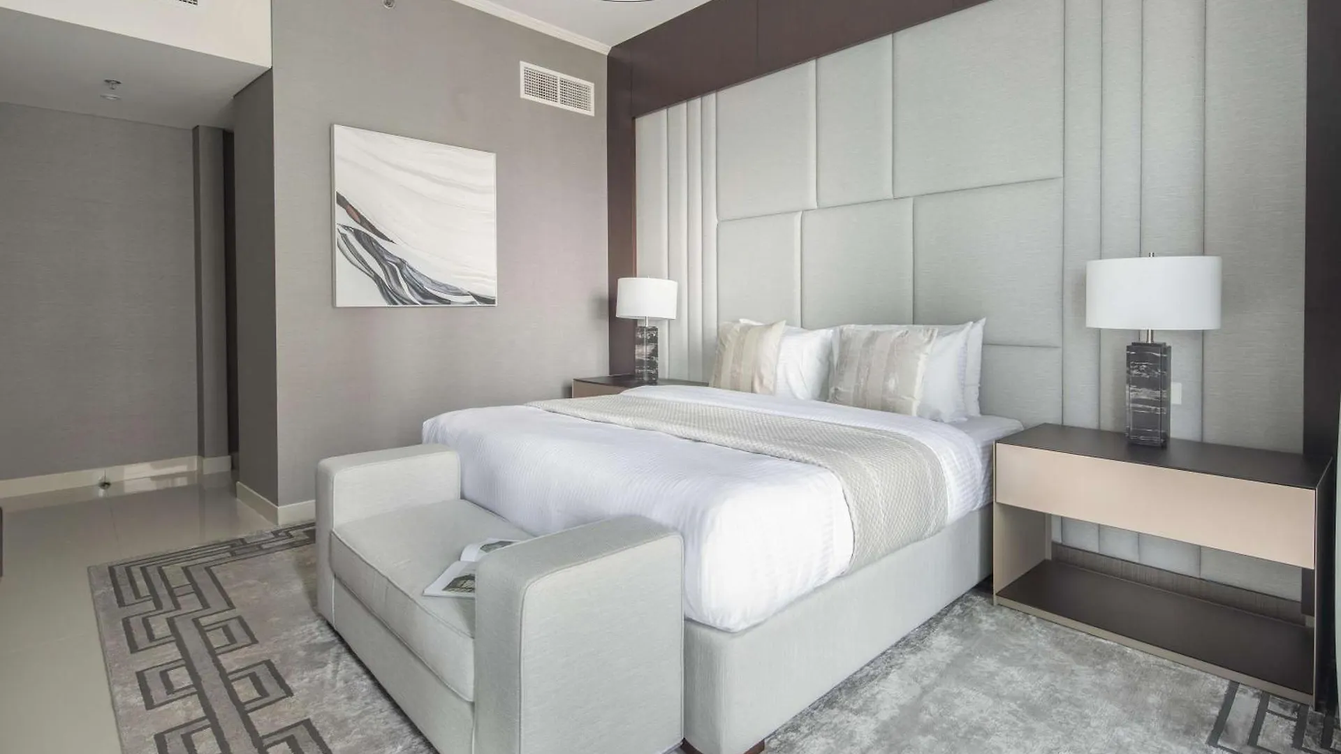 Frank Porter - Damac Heights Dubaj 0*,